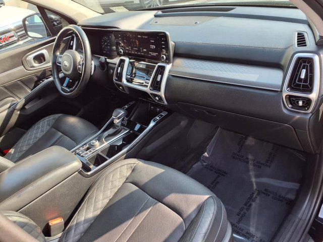 Photo of 2021 Ebony Black Kia Sorento