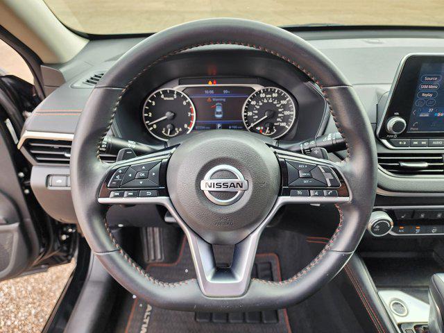 Photo of 2020 Super Black Nissan Altima