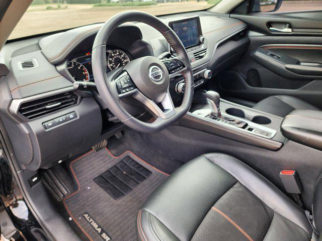 Photo of 2020 Super Black Nissan Altima