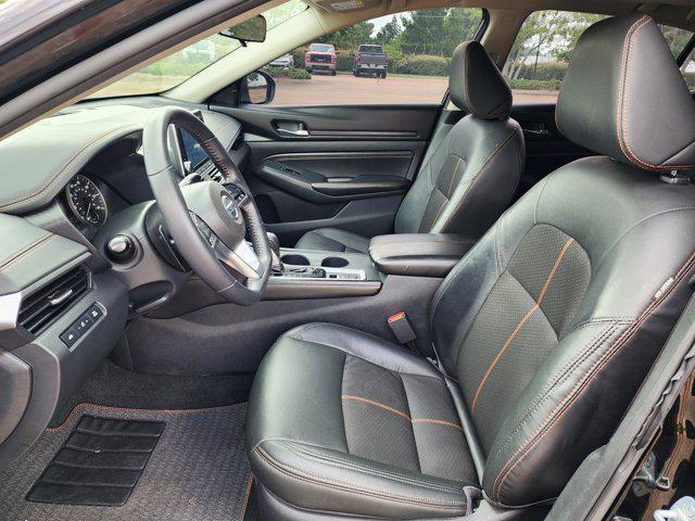 Photo of 2020 Super Black Nissan Altima