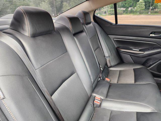 Photo of 2020 Super Black Nissan Altima