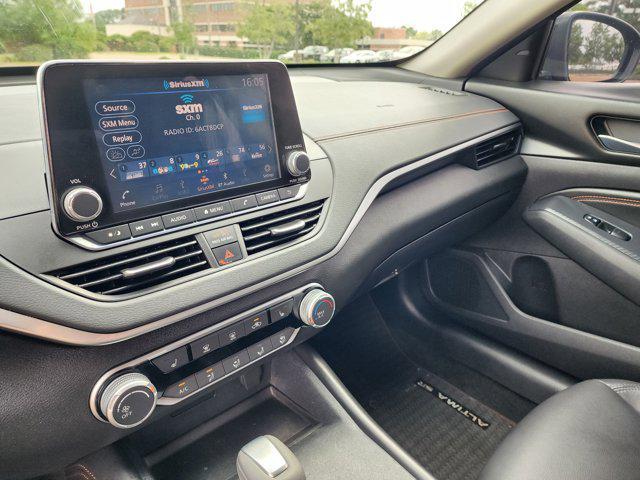 Photo of 2020 Super Black Nissan Altima