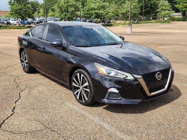Photo of 2020 Super Black Nissan Altima