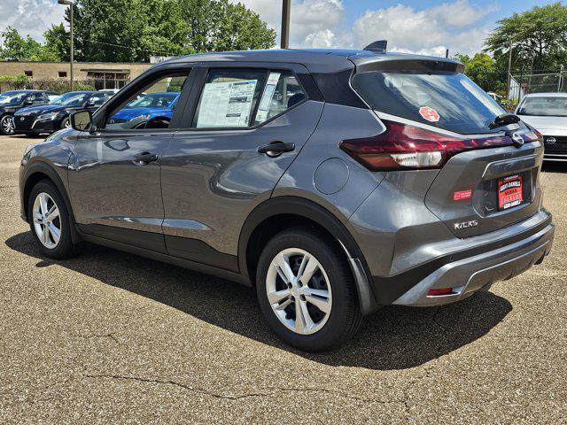 Photo of 2025 Gun Metallic Nissan Kicks