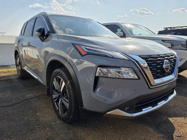 Photo of 2021 Boulder Gray Pearl/Super Black Nissan Rogue