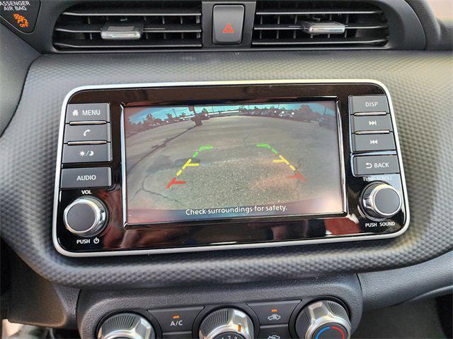 Photo of 2025 Super Black Nissan Kicks