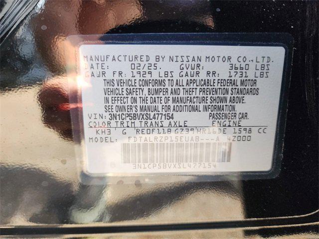 Photo of 2025 Super Black Nissan Kicks