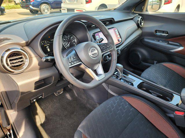Photo of 2024 Super Black Nissan Kicks