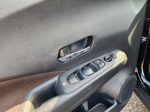 Photo of 2024 Super Black Nissan Kicks