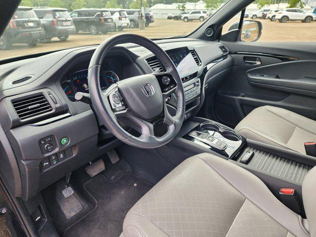 Photo of 2019 Crystal Black Pearl Honda Passport