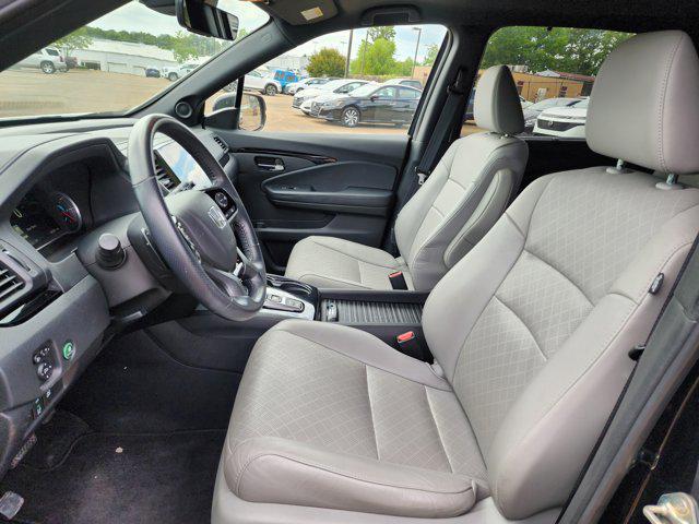 Photo of 2019 Crystal Black Pearl Honda Passport
