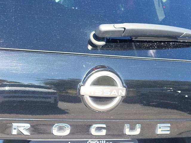 Photo of 2023 Black Nissan Rogue