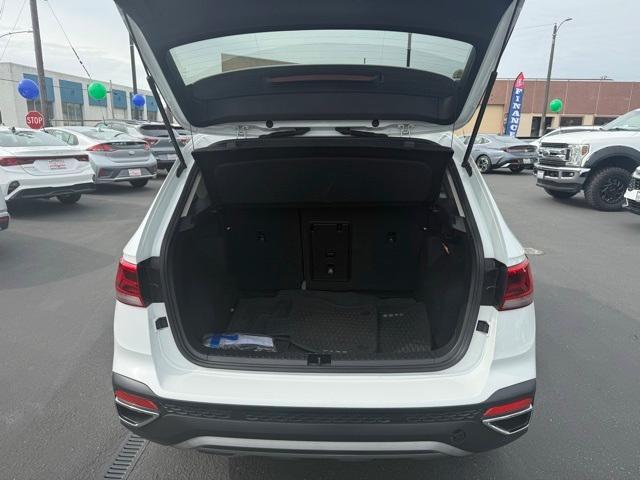 Photo of 2022 Pure White Volkswagen Taos