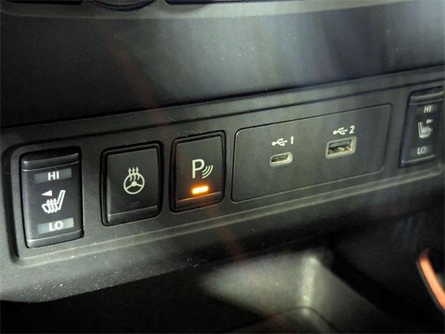 Photo of 2023 Glacier White Nissan Frontier