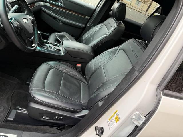 Photo of 2017 White Ford Explorer