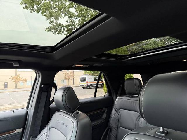 Photo of 2017 White Ford Explorer