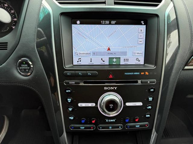 Photo of 2017 White Ford Explorer