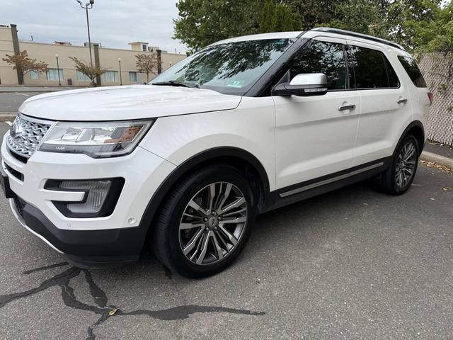 Photo of 2017 White Ford Explorer