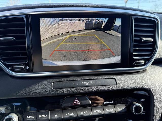 Photo of 2022 White Kia Sportage