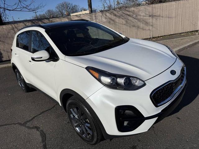 Photo of 2022 White Kia Sportage