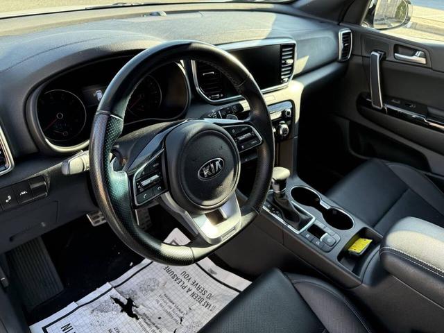 Photo of 2022 White Kia Sportage