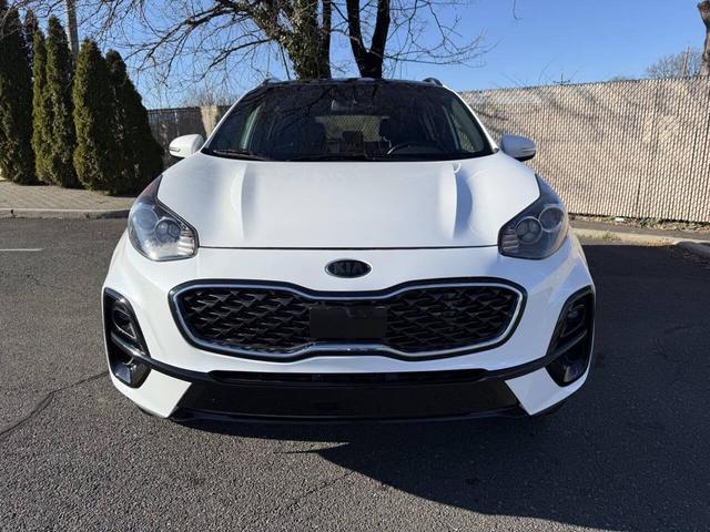 Photo of 2022 White Kia Sportage