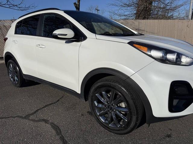 Photo of 2022 White Kia Sportage