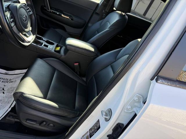 Photo of 2022 White Kia Sportage