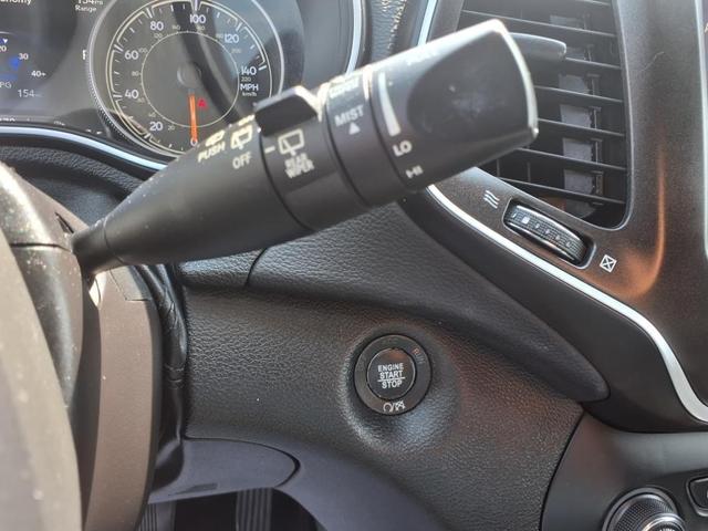 Photo of 2019 Diamond Black Jeep Cherokee