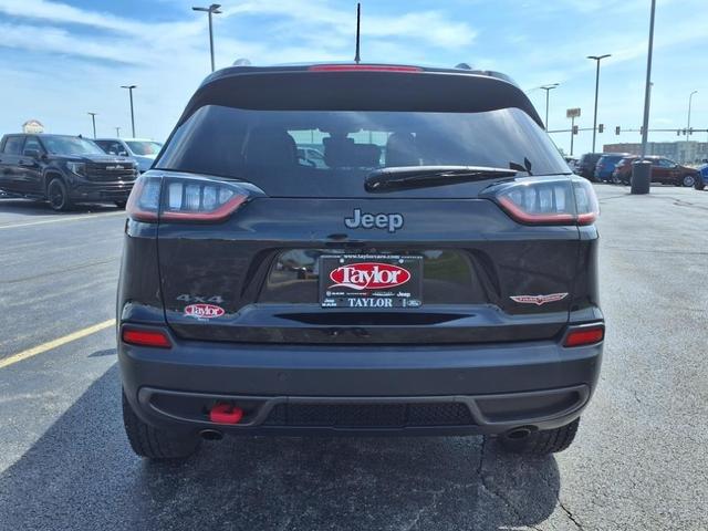 Photo of 2019 Diamond Black Jeep Cherokee