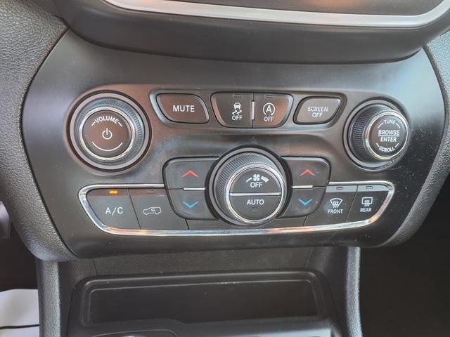 Photo of 2019 Diamond Black Jeep Cherokee
