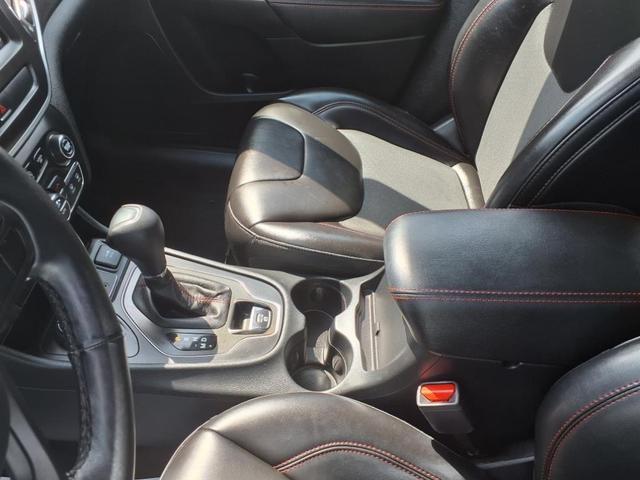 Photo of 2019 Diamond Black Jeep Cherokee