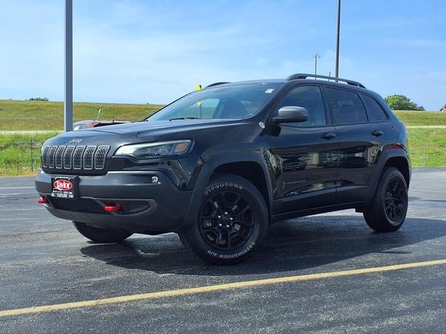 Photo of 2019 Diamond Black Jeep Cherokee