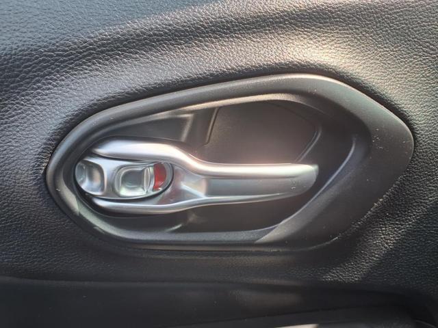 Photo of 2019 Diamond Black Jeep Cherokee