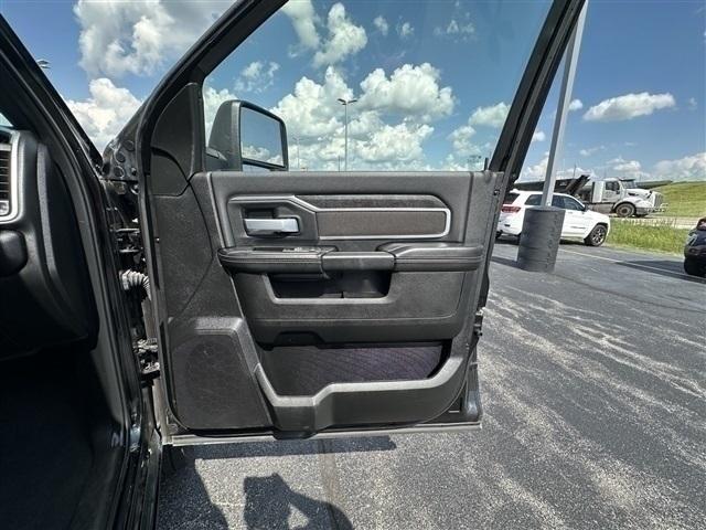Photo of 2024 Diamond Black RAM 2500