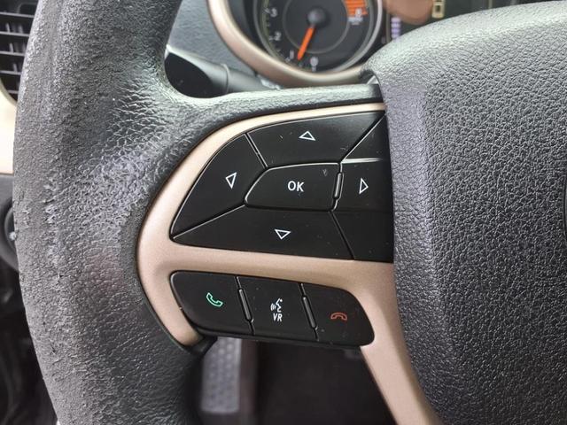 Photo of 2018 Granite Crystal Clearcoat Metallic Jeep Cherokee