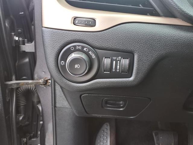 Photo of 2018 Granite Crystal Clearcoat Metallic Jeep Cherokee