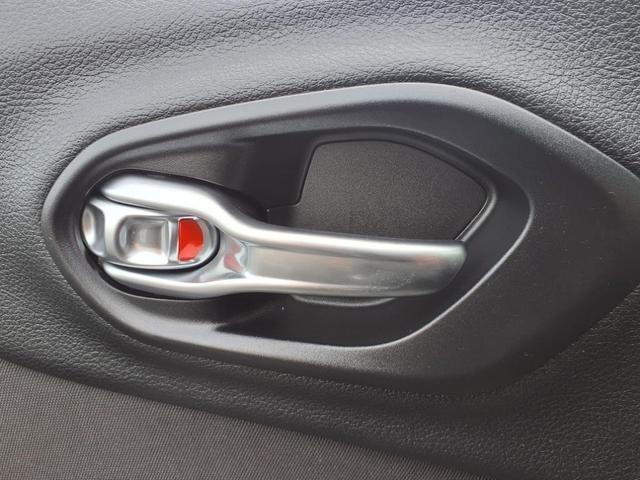 Photo of 2018 Granite Crystal Clearcoat Metallic Jeep Cherokee
