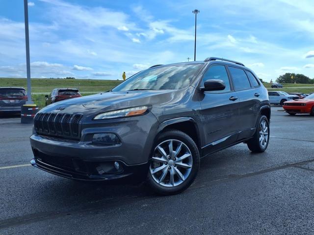 Photo of 2018 Granite Crystal Clearcoat Metallic Jeep Cherokee