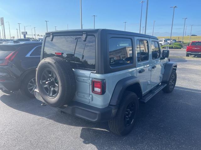 Photo of 2023 Earl Clearcoat Jeep Wrangler