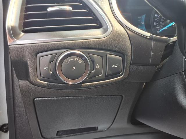 Photo of 2018 Ingot Silver Ford Edge