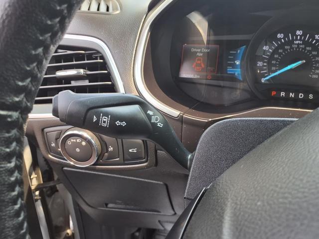 Photo of 2018 Ingot Silver Ford Edge