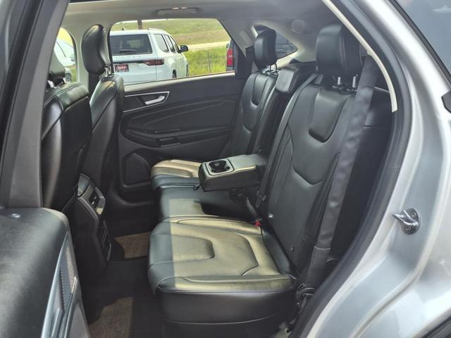 Photo of 2018 Ingot Silver Ford Edge