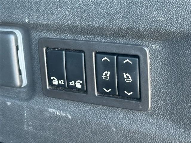 Photo of 2022 Onyx Black GMC Yukon XL