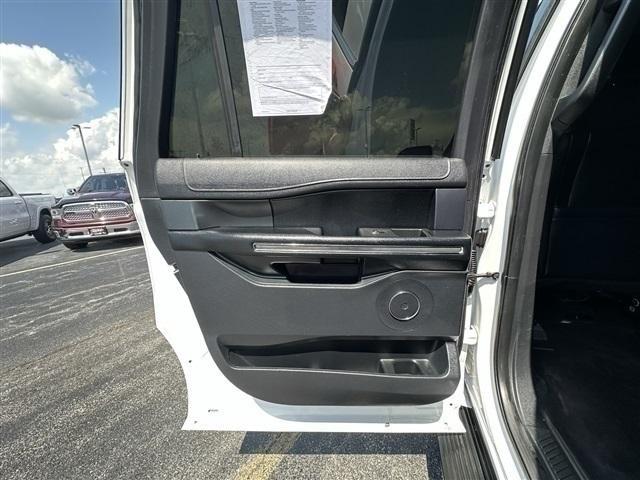 Photo of 2021 Oxford White Ford Expedition Max