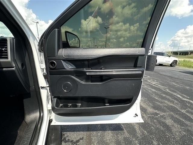 Photo of 2021 Oxford White Ford Expedition Max