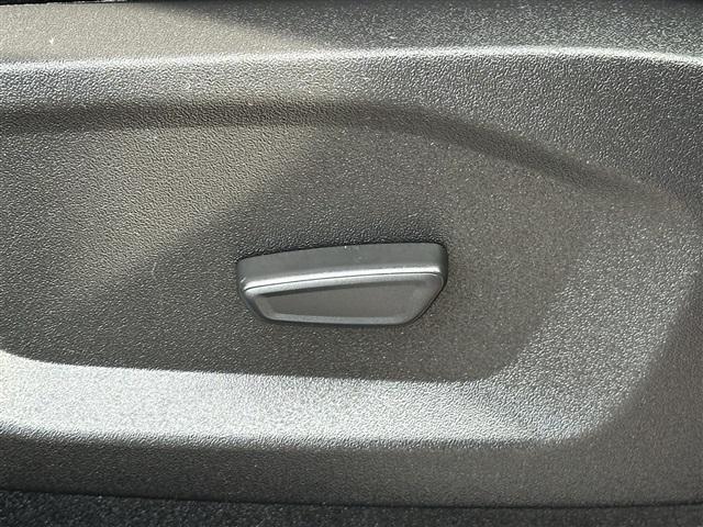 Photo of 2022 Rapid Red Metallic Tinted Clearcoat Ford Edge