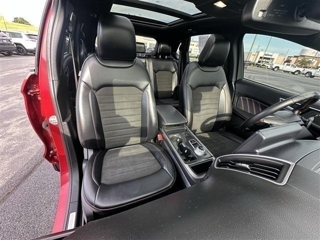 Photo of 2022 Rapid Red Metallic Tinted Clearcoat Ford Edge