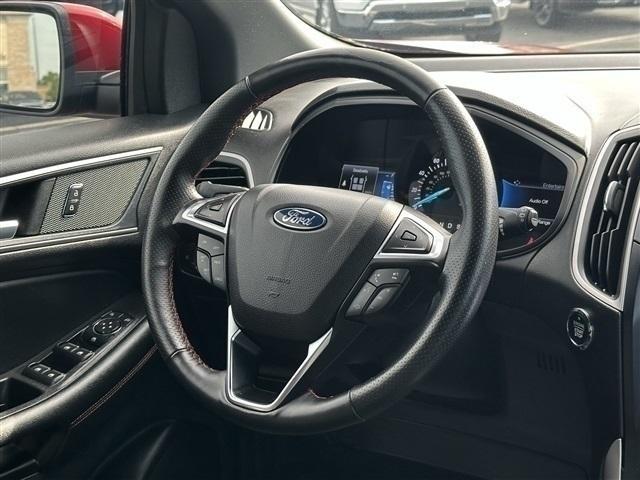 Photo of 2022 Rapid Red Metallic Tinted Clearcoat Ford Edge