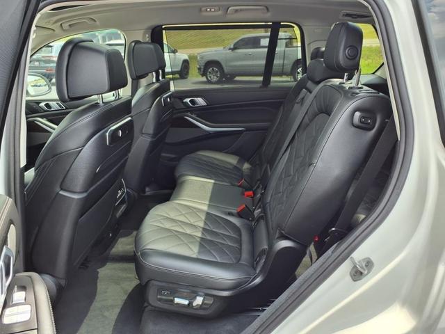 Photo of 2024 White BMW X7